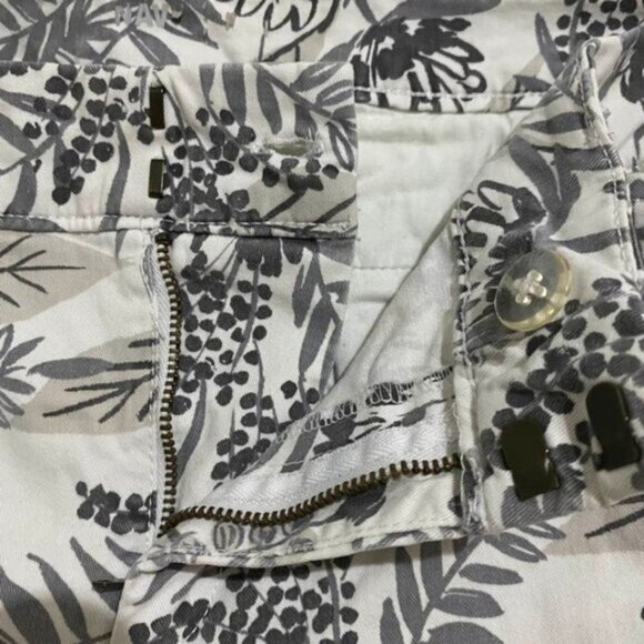 Old Navy Pixie Shorts Size 12 Regular Gray & White Floral Print Stretch Cotton - Picture 8 of 12